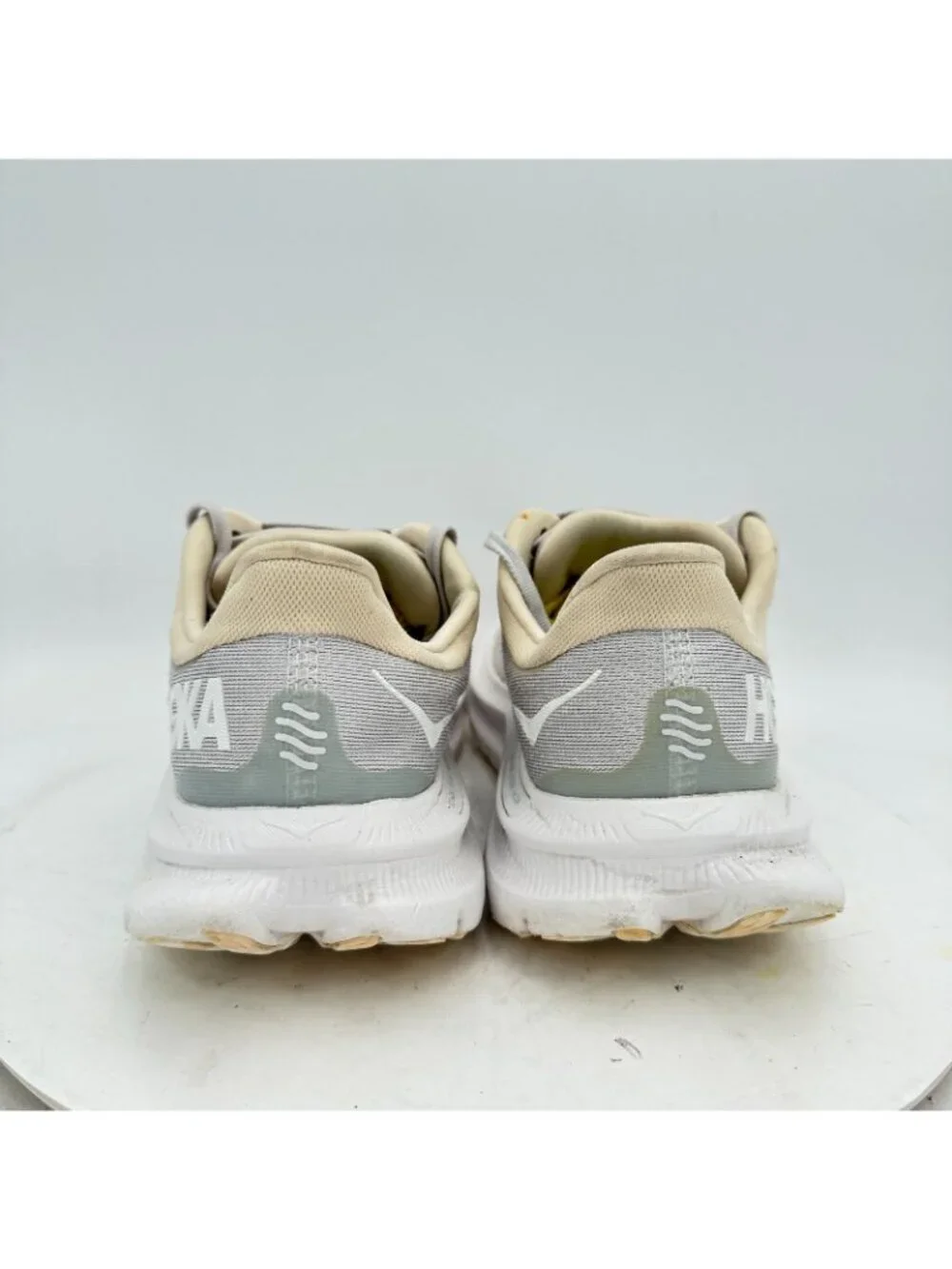 Hoka One One hoka one